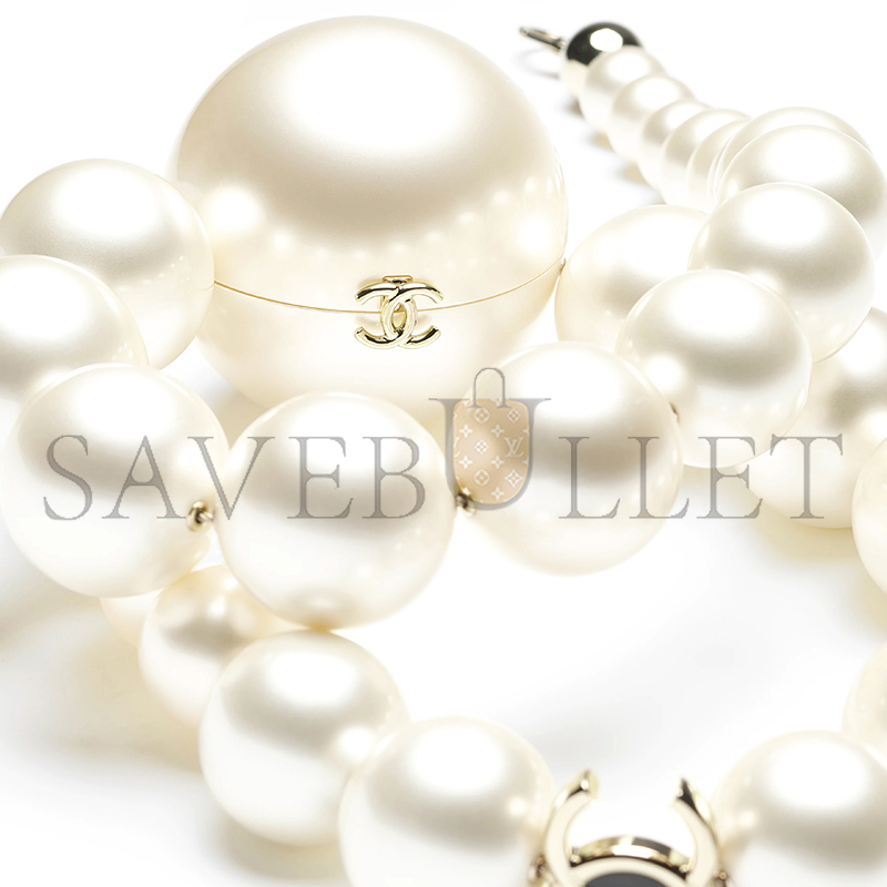 Ch**el pearl necklace minaudiere as5860 (8.5cm)